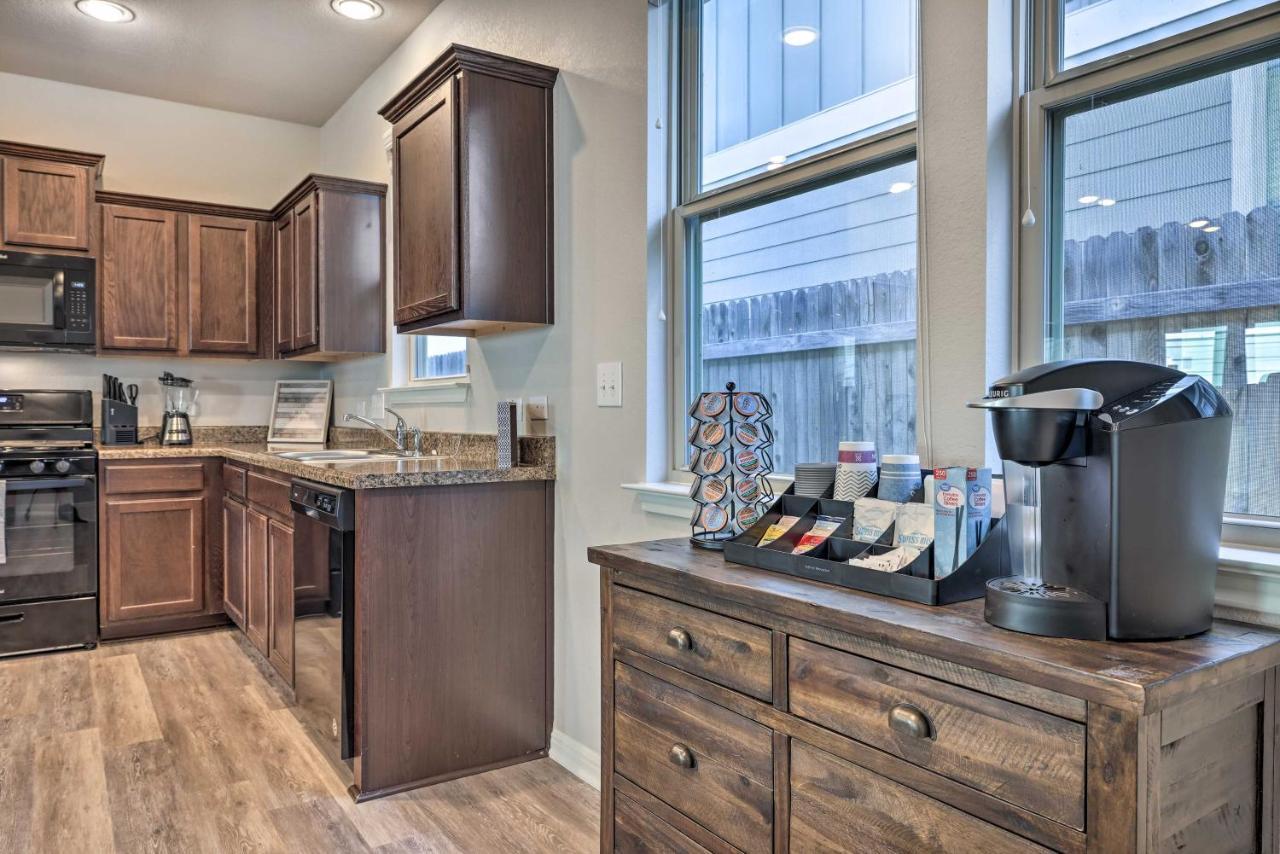 Buda Home With Smart Tv About 19 Mi To Downtown Austin 外观 照片